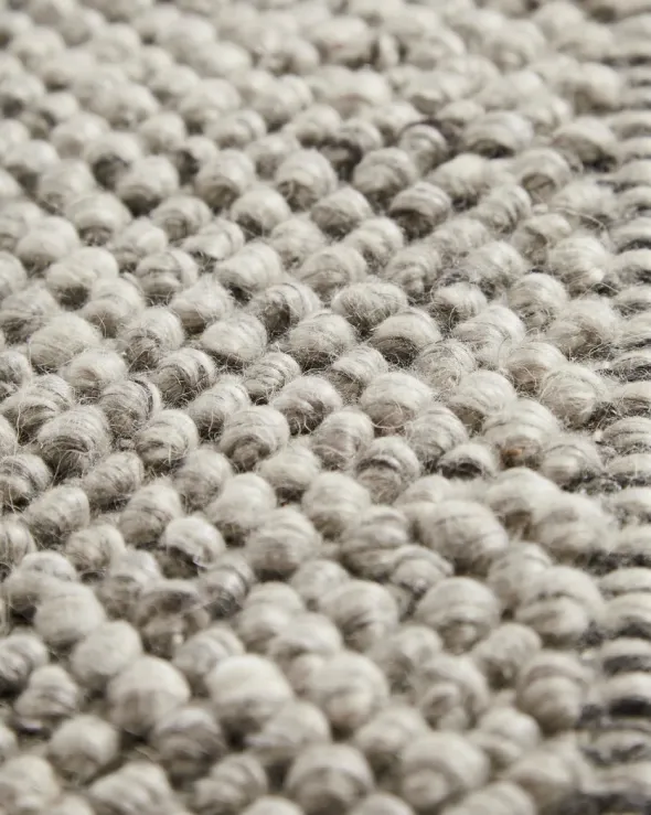 Tact Rug, dark grey fra Woud