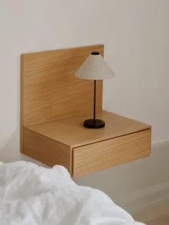 Tana Wall Mounted Nightstand, oak fra New Works