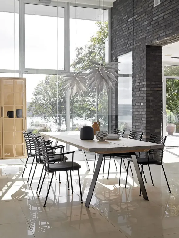 Tiger Armstol, sort læder fra Naver Collection