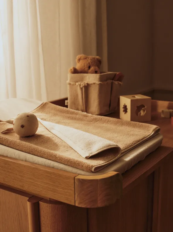 Tilu kommode, lakeret eg fra Ferm Living