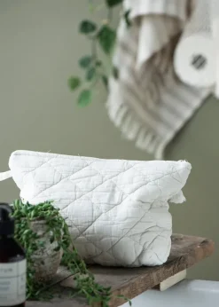 Toilettaske quiltet, butter cream fra Ib Laursen
