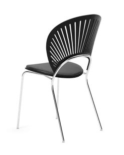 Trinidad stol m. sort læder på sæde fra Fredericia Furniture