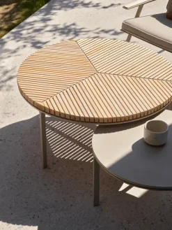 Udendørs Open-Air Sofa, inkl. loungebord i teak fra Vipp
