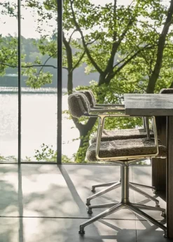 VIPP452 Swivel Chair, curly edition fra Vipp