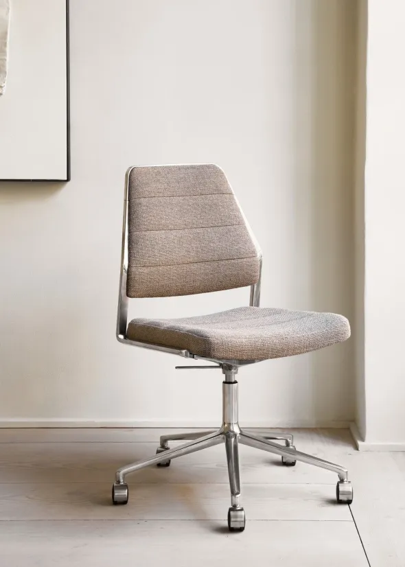 Vipp454+ Swivel Chair m/hjul