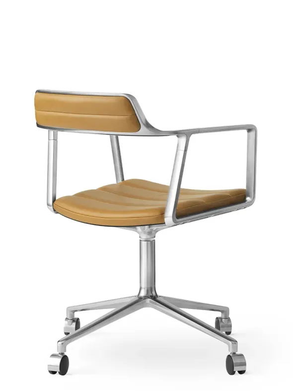 VIPP452 Swivel Chair m/hjul, camel læder fra Vipp