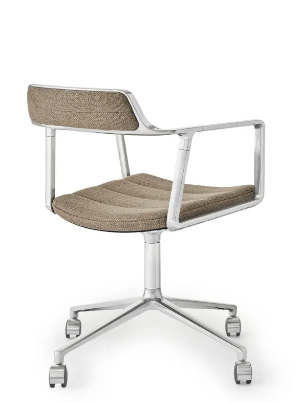 VIPP452 Swivel Chair m/hjul, dark sand fra Vipp