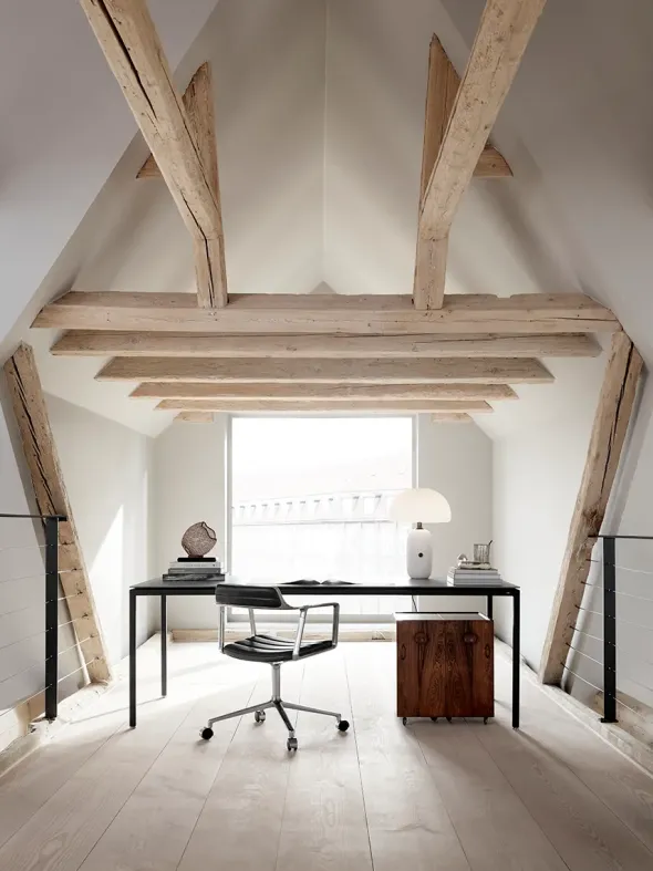 VIPP452 Swivel Chair m/hjul, sort læder fra Vipp