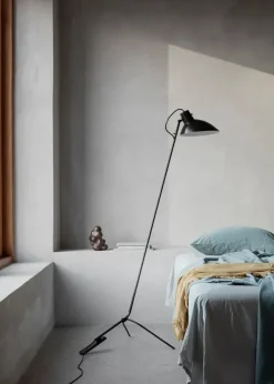 VV Cinquanta gulvlampe fra Astep