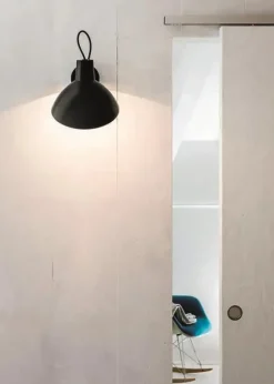 VV Cinquanta væglampe fra Astep