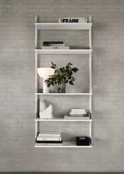 Wall shelf 1900 fra New Works