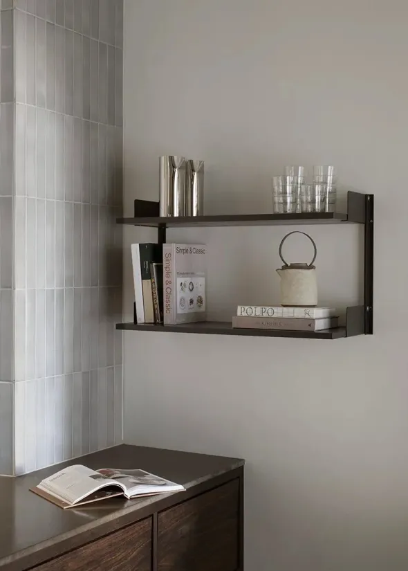 Wall shelf 450 fra New Works