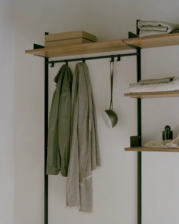 Wardrobe Shelf 3 fra New Works