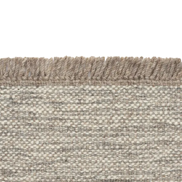 Yield Melange Naturally Coloured Fringes tæppe, 0152 fra Kvadrat