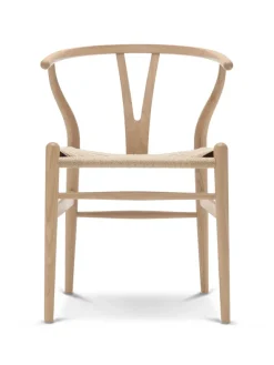 Y-stol CH24, Eg hvidolie af Hans J. Wegner