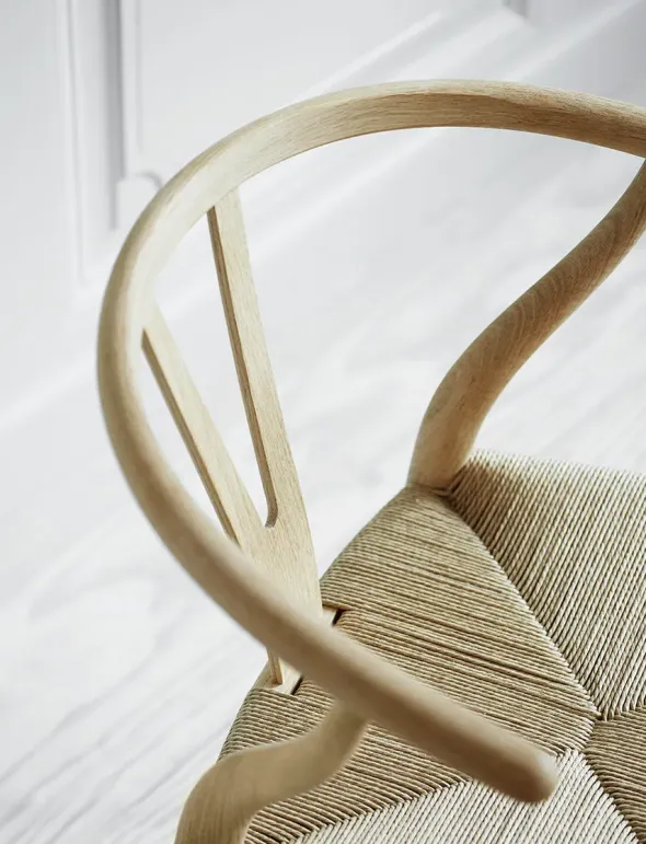 Y-stol CH24, eg sæbe af Hans J. Wegner