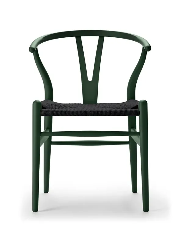 Y-stol CH24 Soft Green med sort flet af Hans J. Wegner