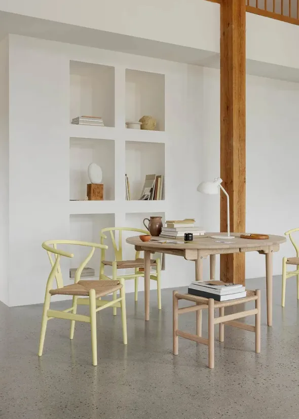 Y-stol CH24 Soft Hollyhock af Hans J. Wegner