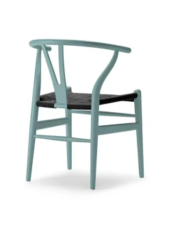 Y-stol CH24 Soft Pewter med sort flet af Hans J. Wegner