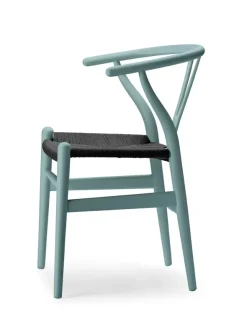 Y-stol CH24 Soft Pewter med sort flet af Hans J. Wegner