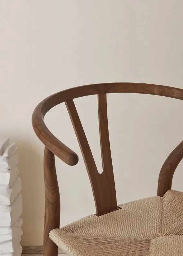 Y-stol CH24, Valnød olie af Hans J. Wegner