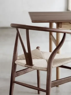 Y-stol CH24, Valnød olie af Hans J. Wegner
