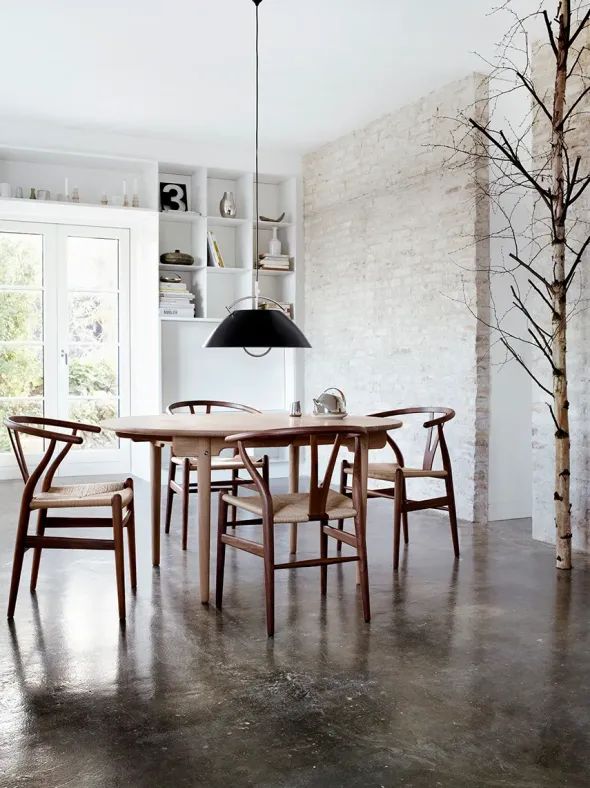 Y-stol CH24, Valnød olie af Hans J. Wegner